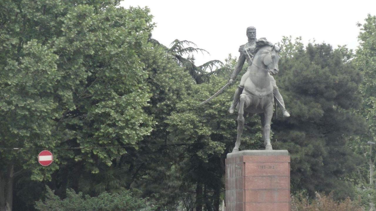 Home At Old Тбилиси Экстерьер фото