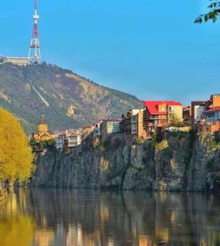 Home At Old Тбилиси Экстерьер фото