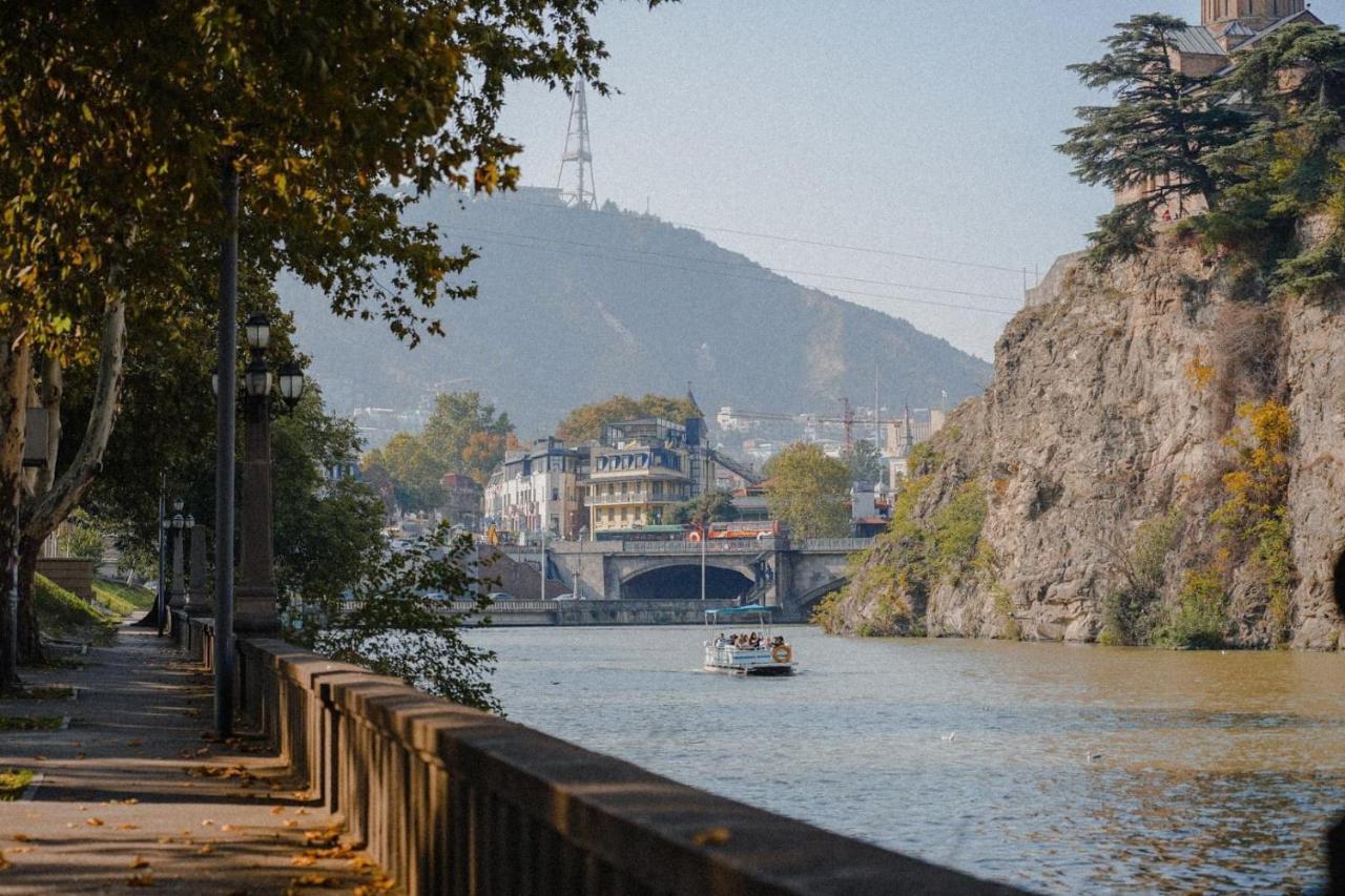 Home At Old Тбилиси Экстерьер фото